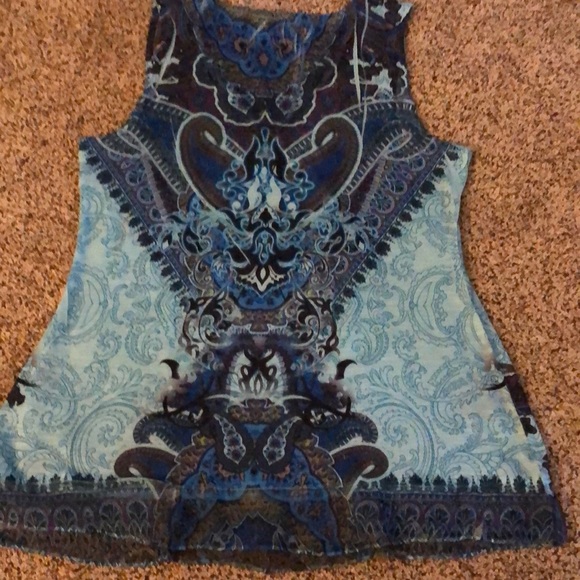 Screen printed top. - Picture 4 of 5